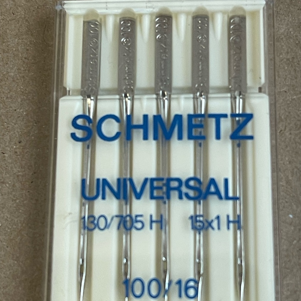 Universal Sewing Machine Needles - Silver